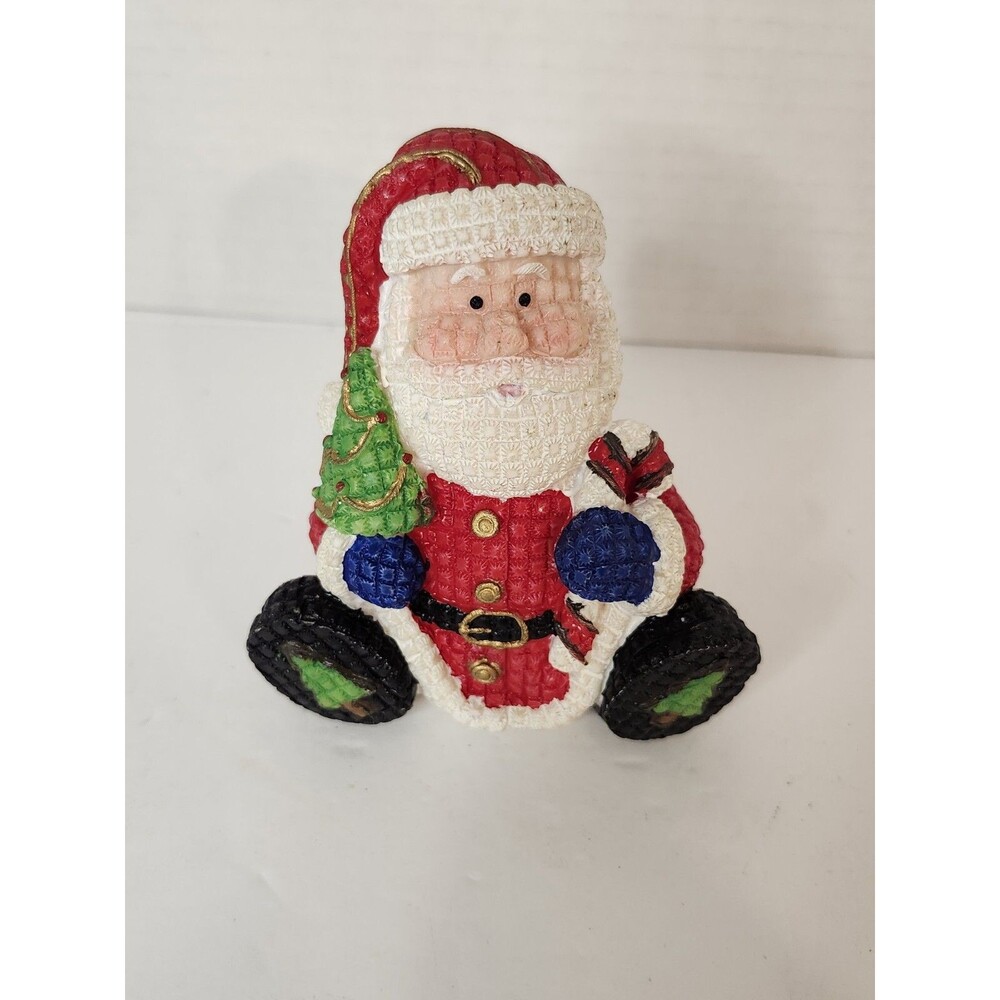 4 Inch Resin Santa Sitting